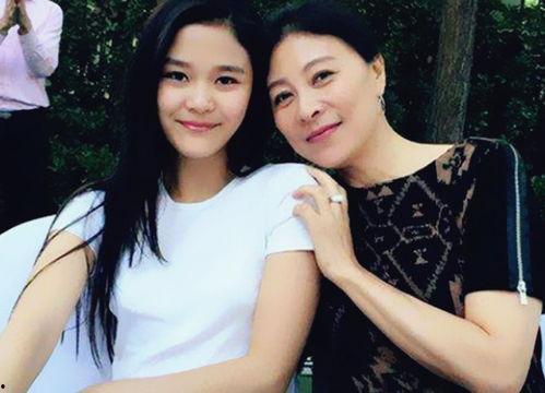 岳红女儿最新爆料,揭秘母亲鲜为人知的往事